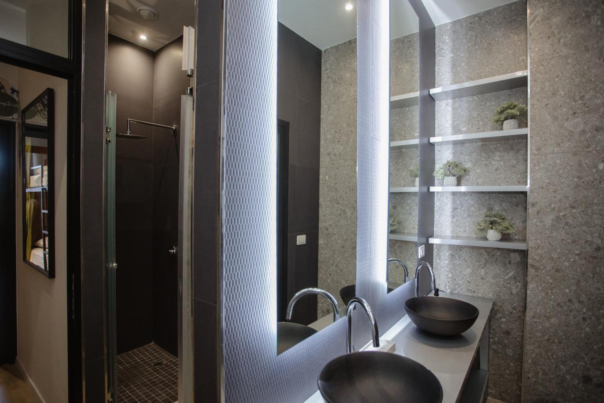 Corner Hostel Shkoder Ngoại thất bức ảnh