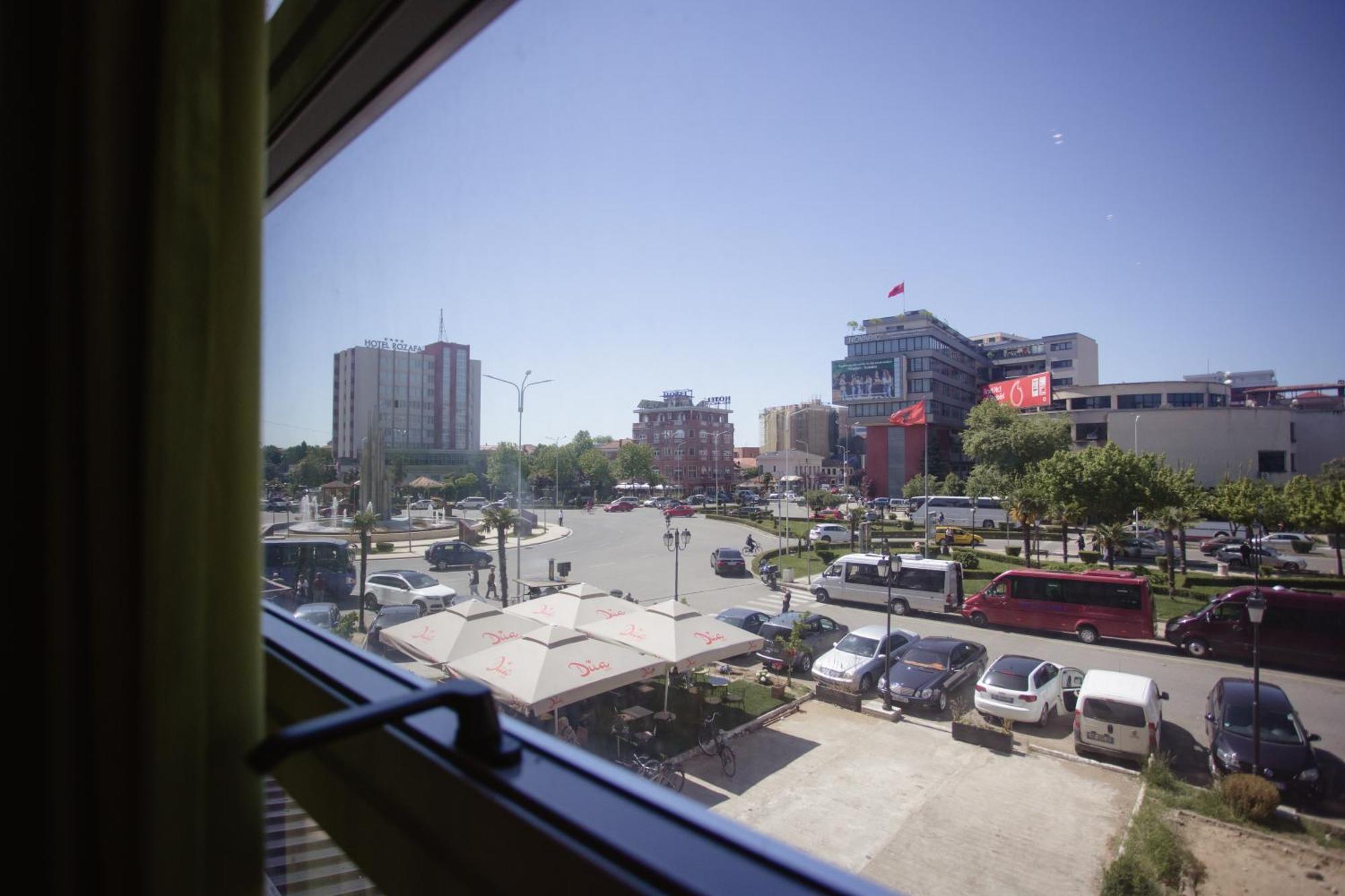 Corner Hostel Shkoder Ngoại thất bức ảnh