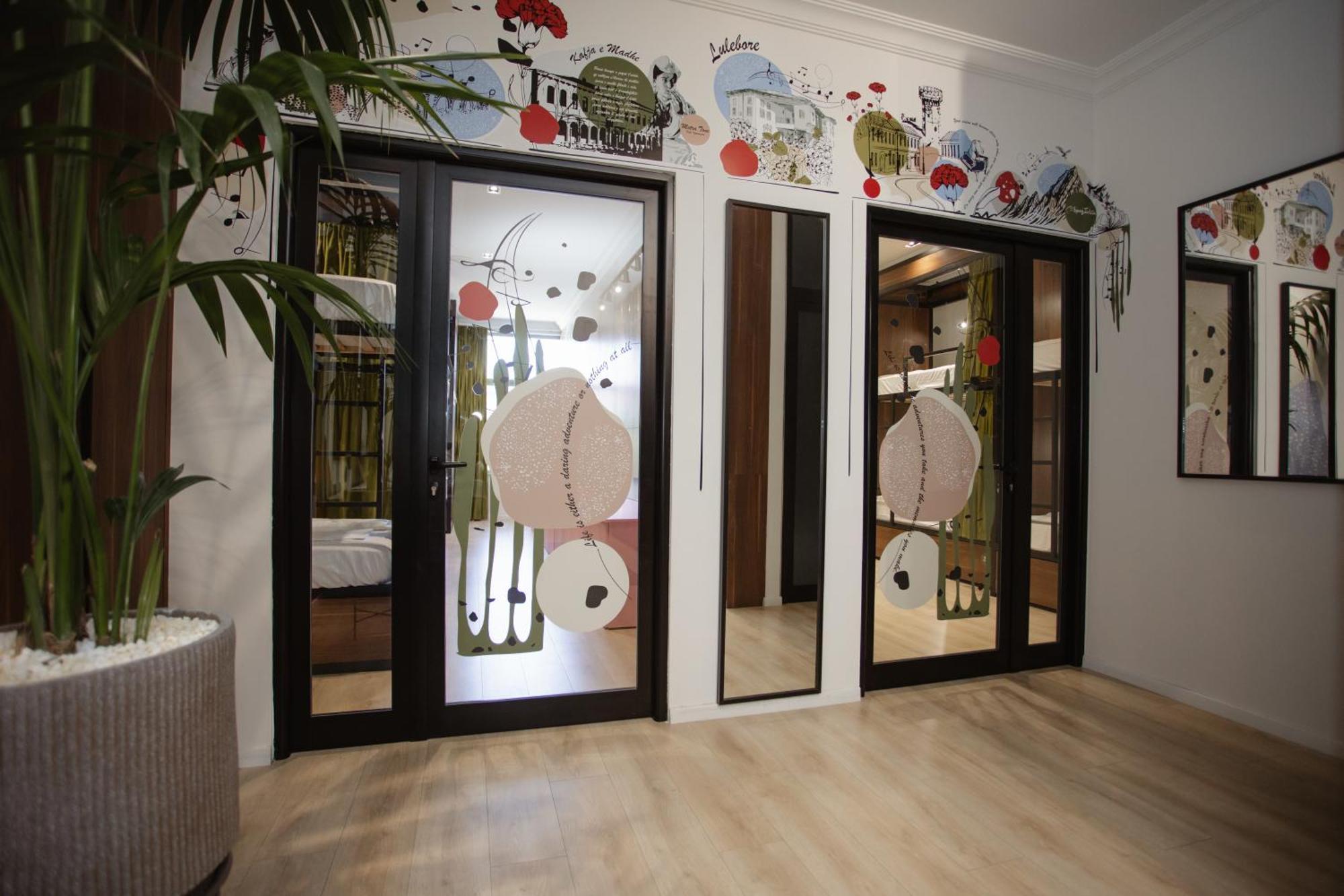 Corner Hostel Shkoder Ngoại thất bức ảnh
